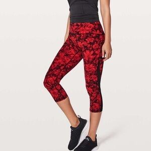 Lululemon Red Black Floral Capri Leggings Size 4 Yoga Athletic